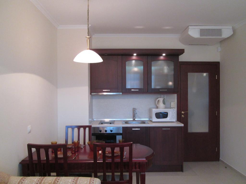 Downtown Alexander Services Apartments Bansko Quarto foto