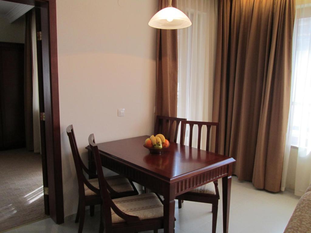 Downtown Alexander Services Apartments Bansko Quarto foto